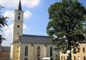 1200px-Stadtkirche Schleiz